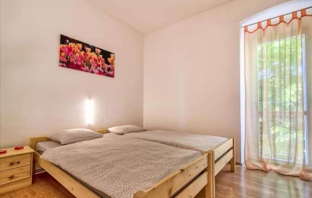 Apartman Zara Center Pula Exterior photo